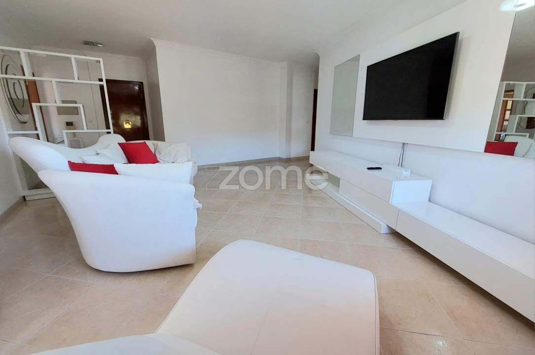 Apartamento T2 para Arrendamento em Odivelas Foto 5