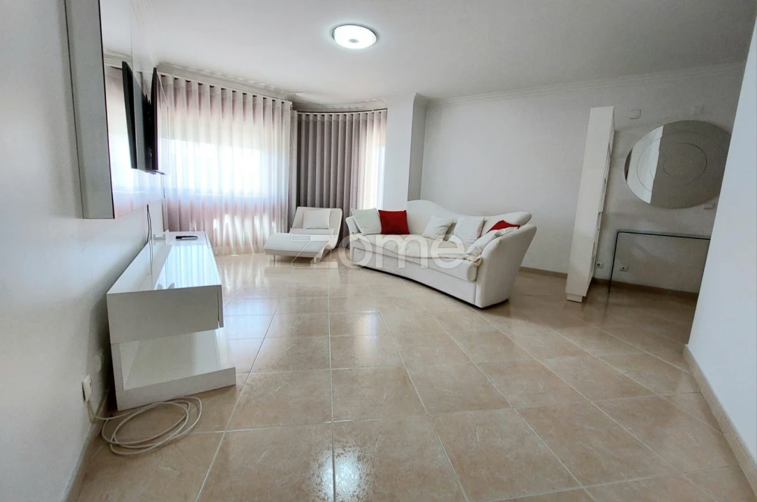 Apartamento T2 para Arrendamento em Odivelas Foto 4