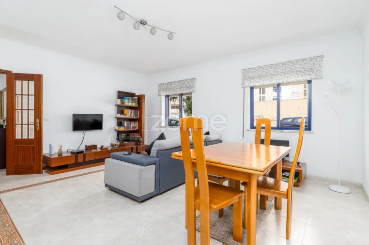 Apartamento T2 para Venda em Moita Foto 3