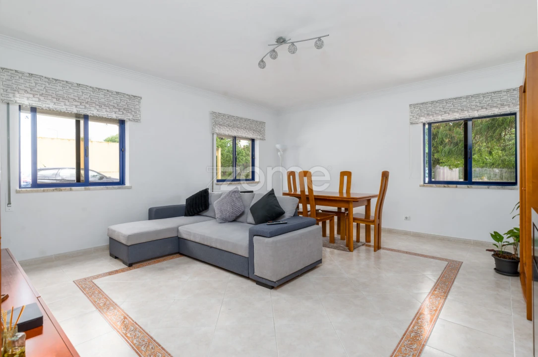 Apartamento T2 para Venda em Moita Foto 2