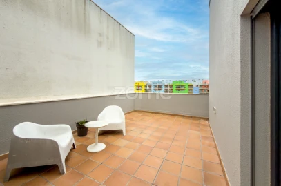 Apartamento T4 para Venda em Ramada e Caneças