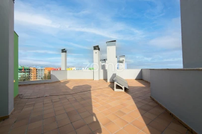 Apartamento T4 para Venda em Ramada e Caneças