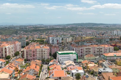 Apartamento T4 para Venda em Ramada e Caneças