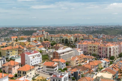 Apartamento T4 para Venda em Ramada e Caneças