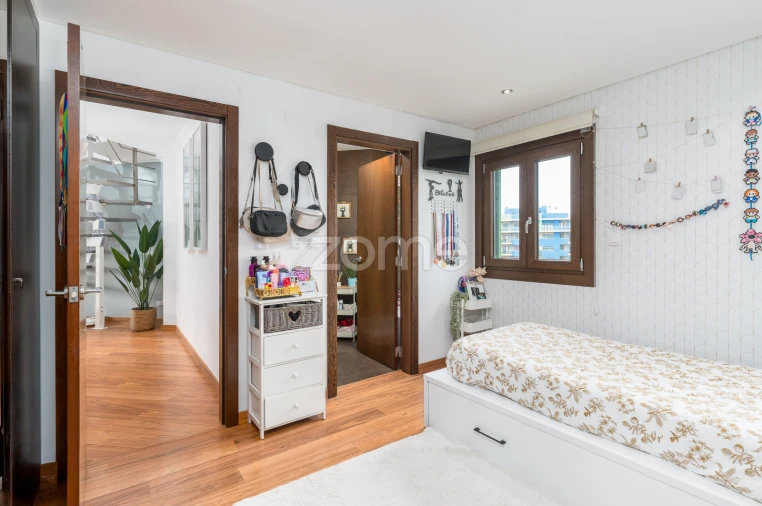 Apartamento T4 para Venda em Ramada e Caneças Foto 20