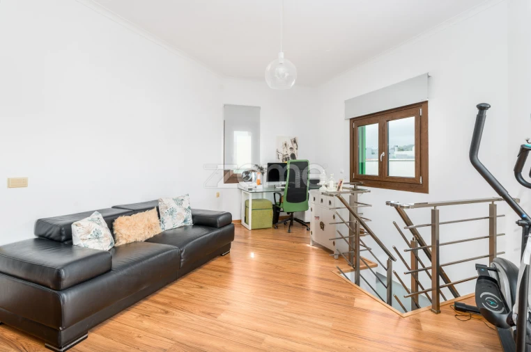 Apartamento T4 para Venda em Ramada e Caneças Foto 36