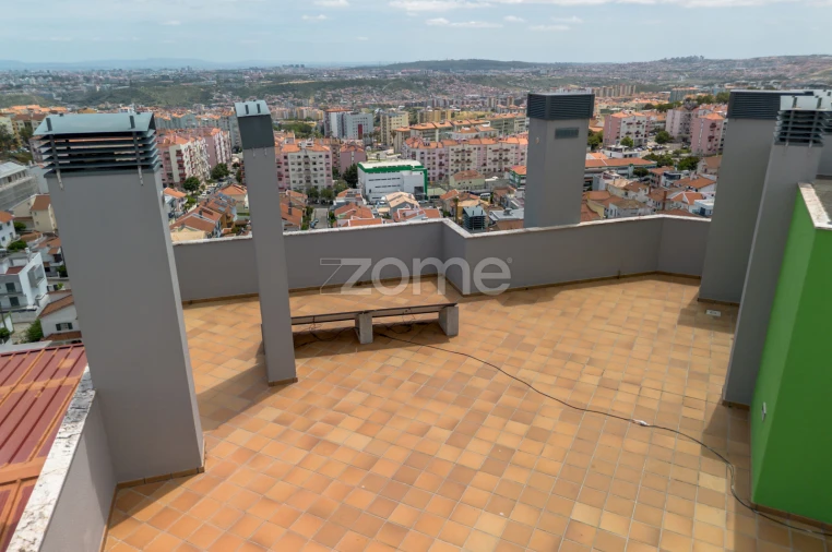 Apartamento T4 para Venda em Ramada e Caneças Foto 41