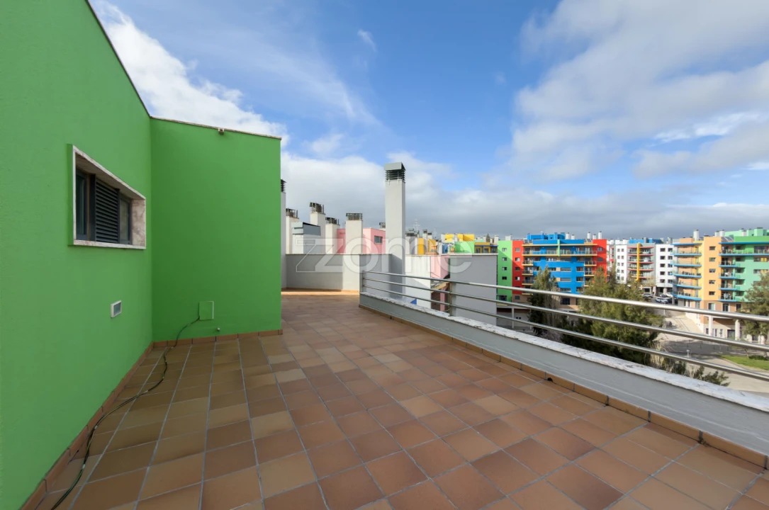 Apartamento T4 para Venda em Ramada e Caneças Foto 42