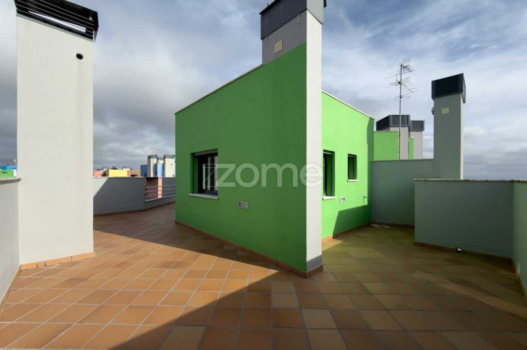 Apartamento T4 para Venda em Ramada e Caneças Foto 43