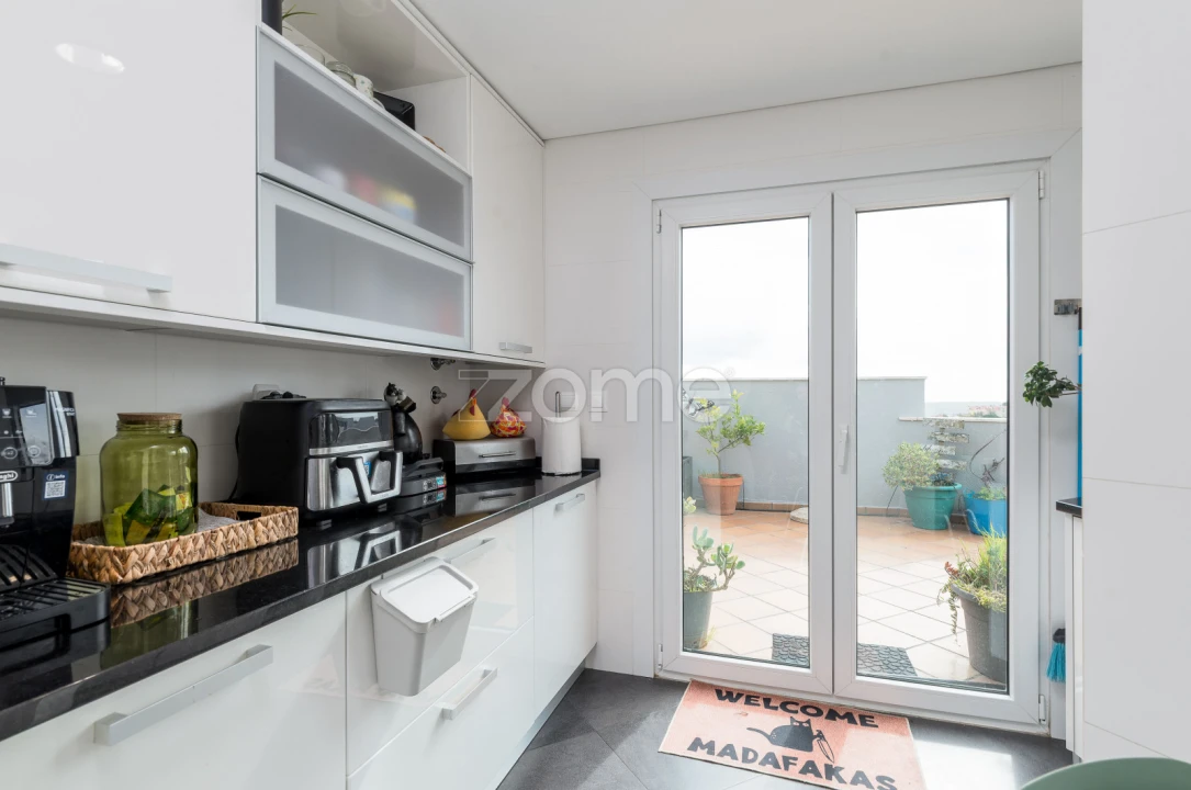 Apartamento T4 para Venda em Ramada e Caneças Foto 9