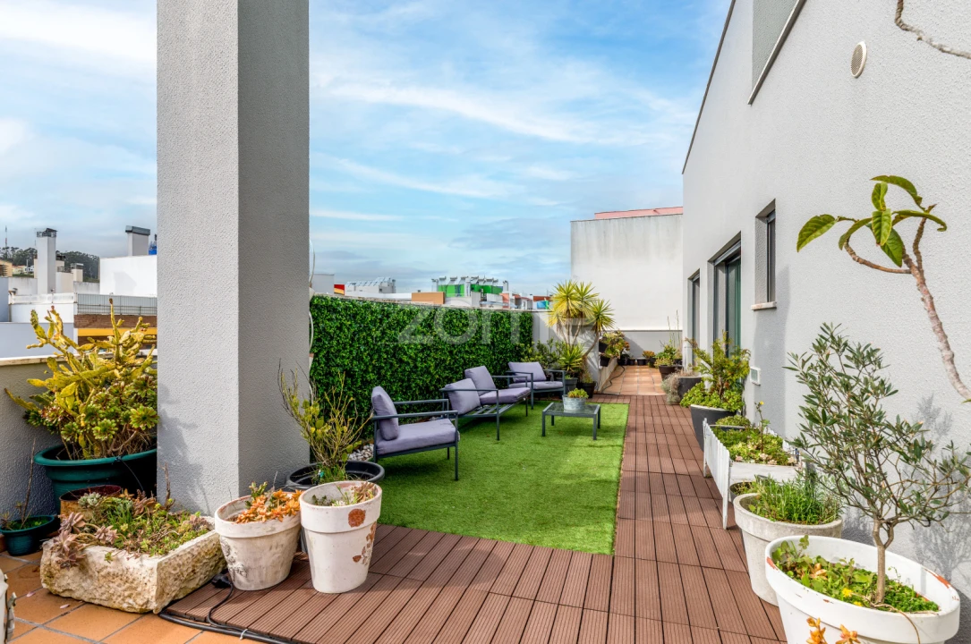 Apartamento T4 para Venda em Ramada e Caneças Foto 24