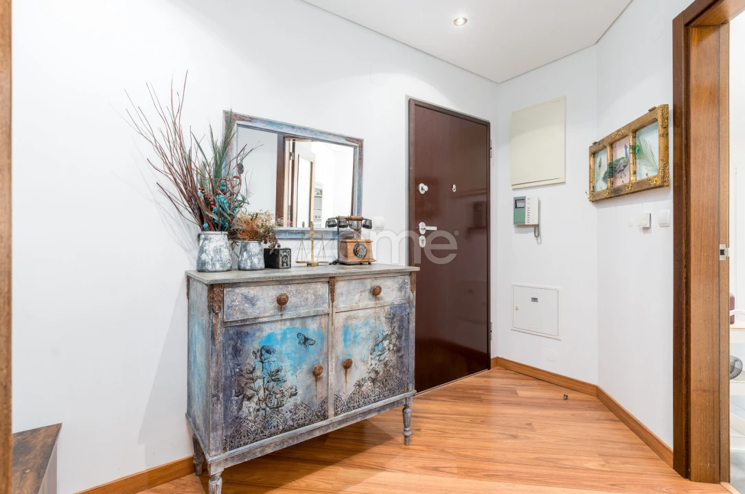 Apartamento T4 para Venda em Ramada e Caneças Foto 11