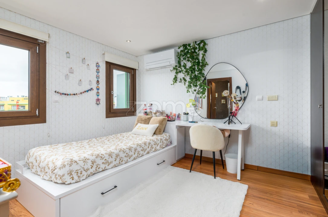 Apartamento T4 para Venda em Ramada e Caneças Foto 18
