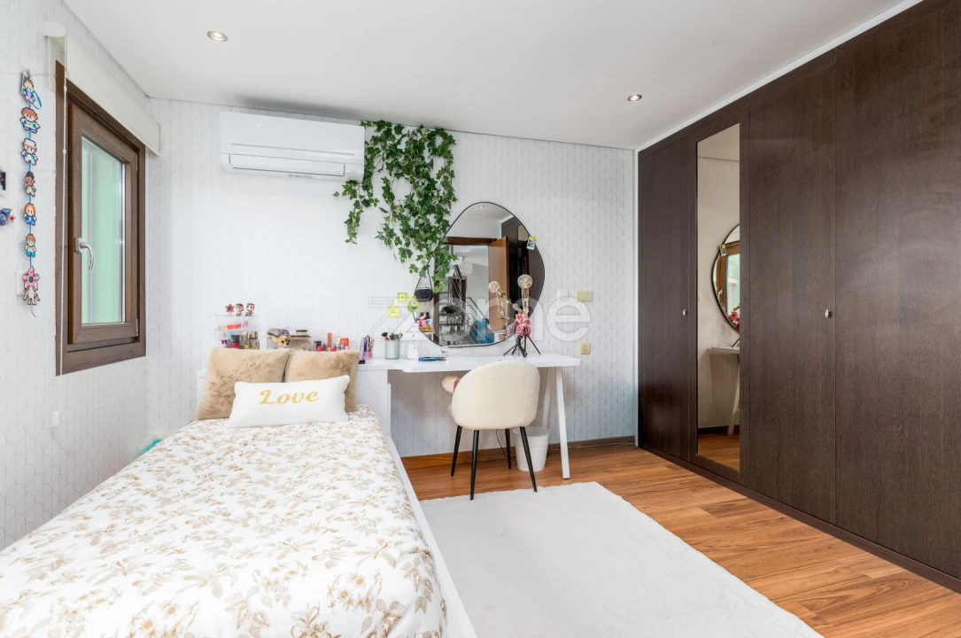 Apartamento T4 para Venda em Ramada e Caneças Foto 19