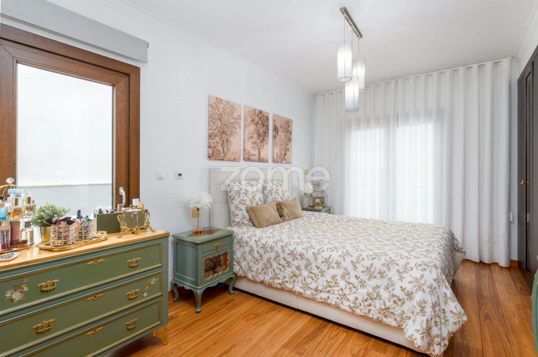 Apartamento T4 para Venda em Ramada e Caneças Foto 14