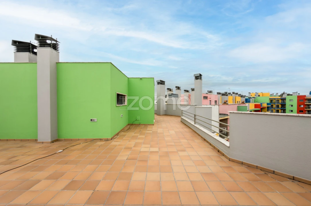 Apartamento T4 para Venda em Ramada e Caneças Foto 46