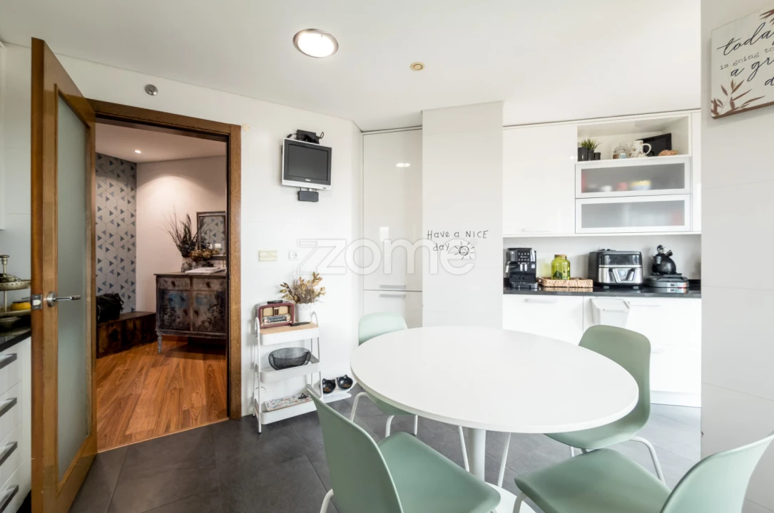Apartamento T4 para Venda em Ramada e Caneças Foto 10
