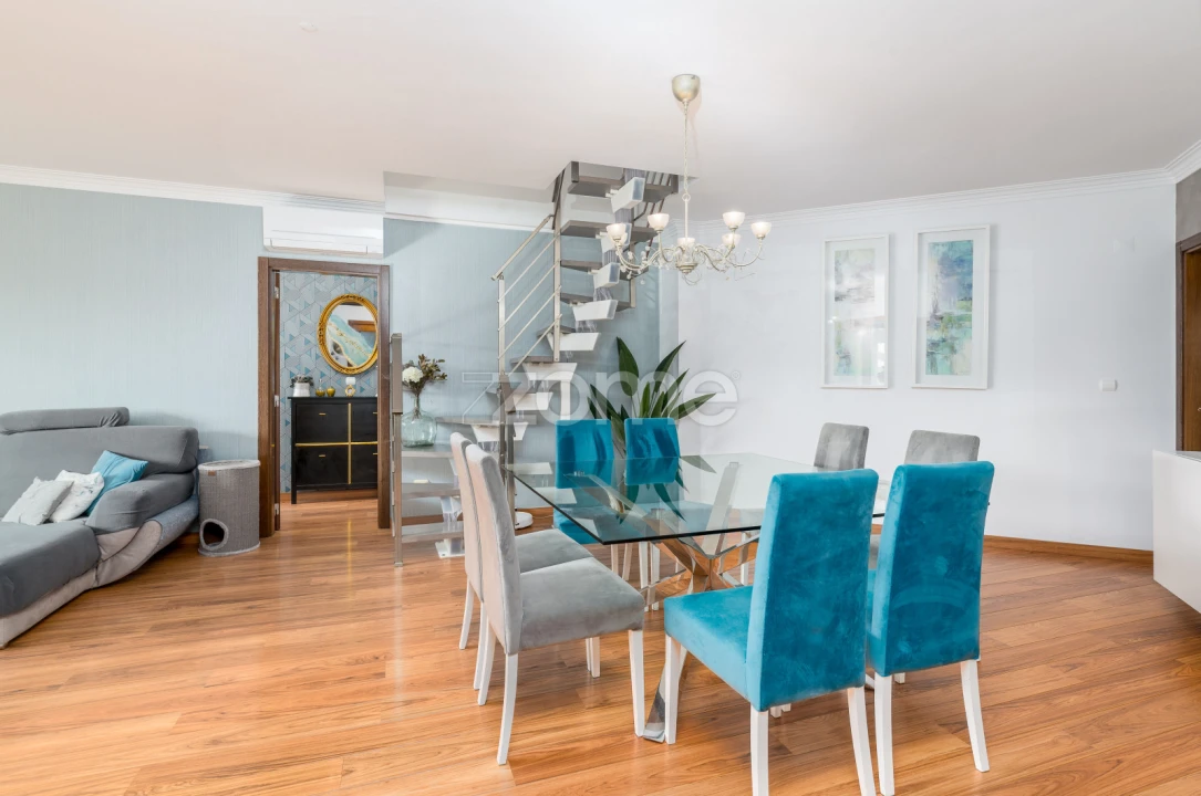 Apartamento T4 para Venda em Ramada e Caneças Foto 6