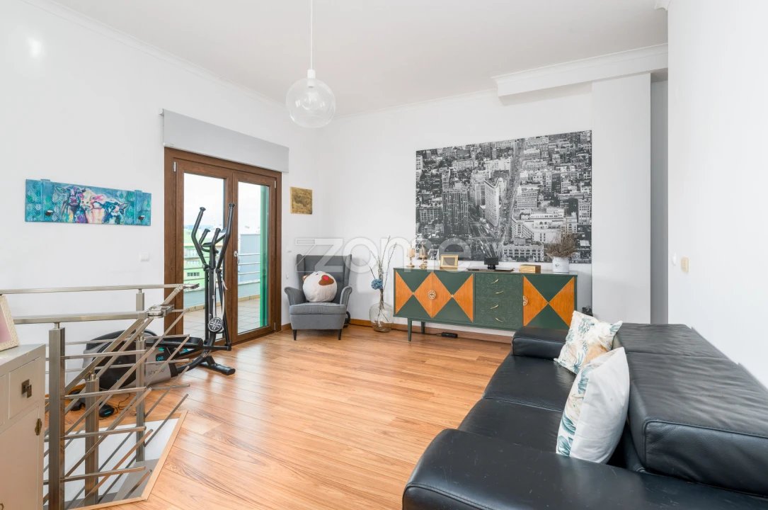 Apartamento T4 para Venda em Ramada e Caneças Foto 38