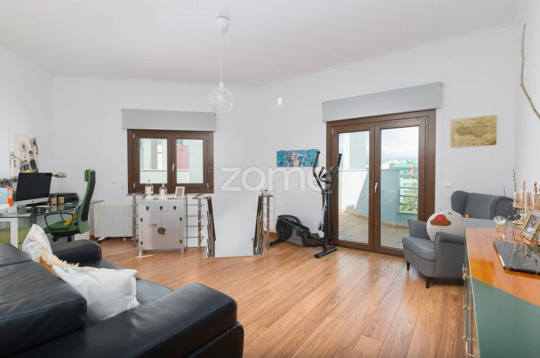 Apartamento T4 para Venda em Ramada e Caneças Foto 37