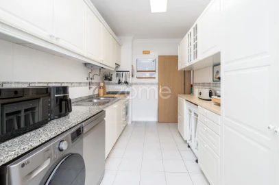 Apartamento T2 para Venda em Loures
