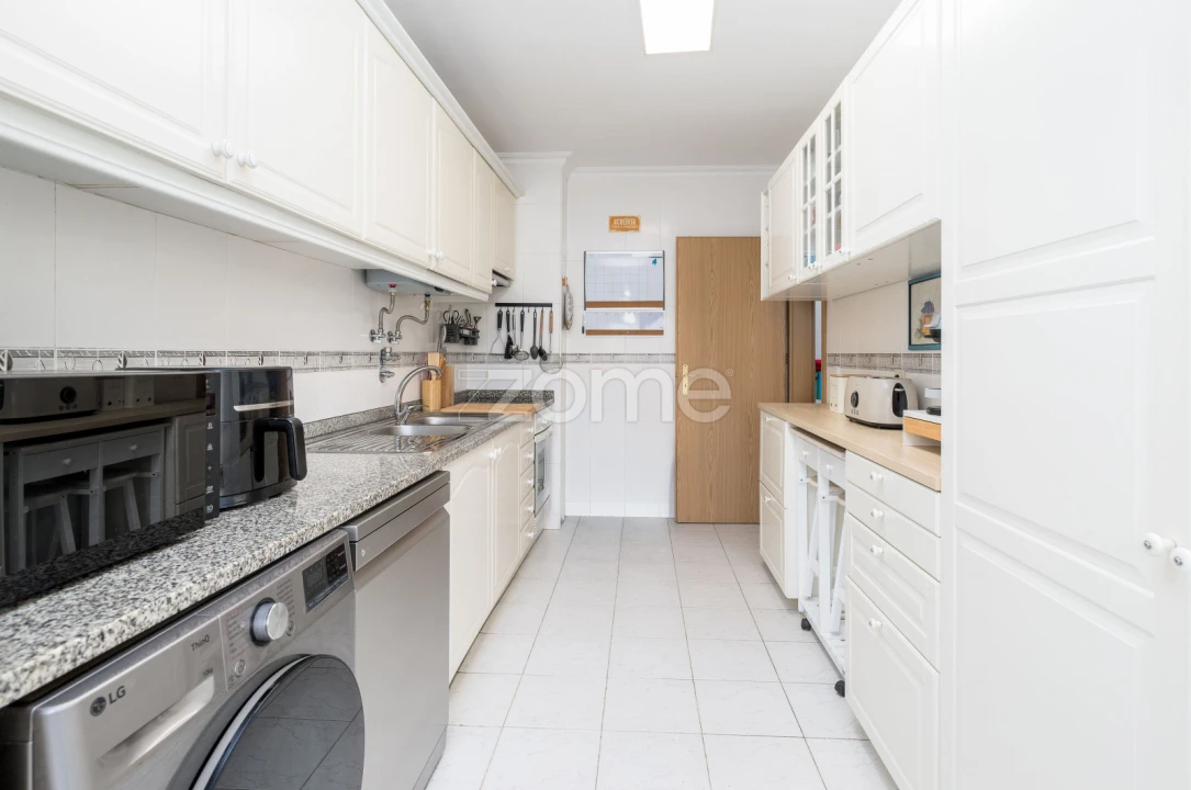 Apartamento T2 para Venda em Loures Foto 1