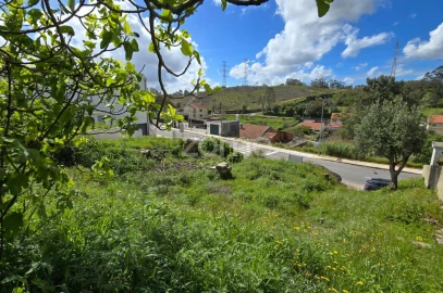 Terreno para Venda em Almargem do Bispo, Pêro Pinheiro e Montelavar