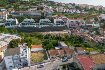 Moradia T2 para Venda em Ramada e Caneças