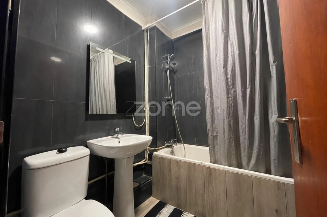 Apartamento T2 para Venda em Corroios Foto 10
