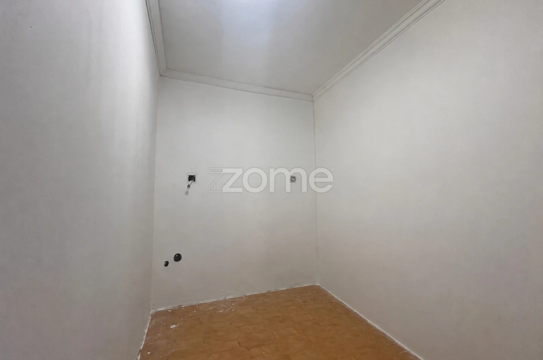 Apartamento T2 para Venda em Corroios Foto 5