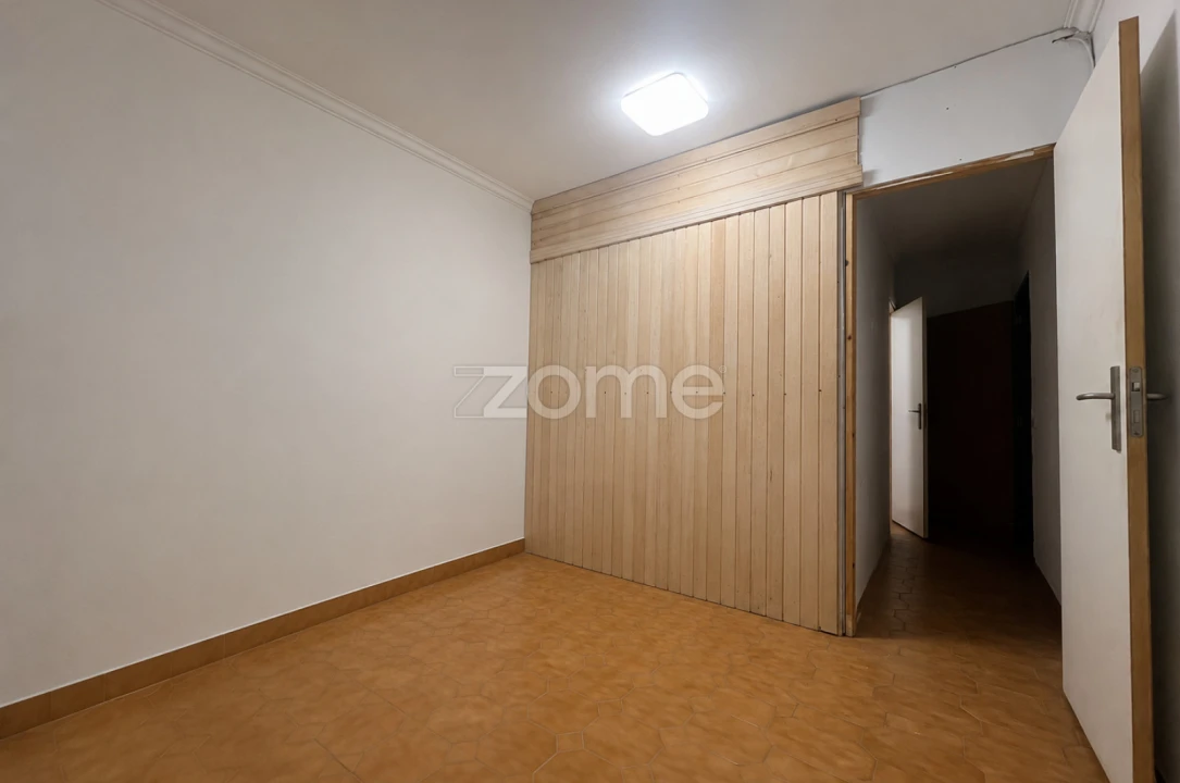Apartamento T2 para Venda em Corroios Foto 4