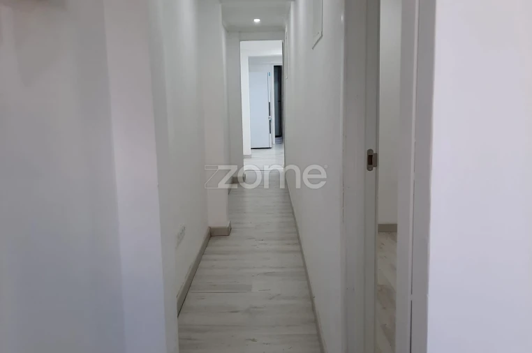 Apartamento T1 para Venda em Corroios Foto 10