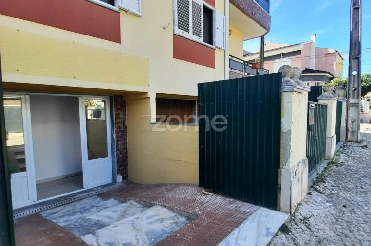 Apartamento T1 para Venda em Corroios Foto 15