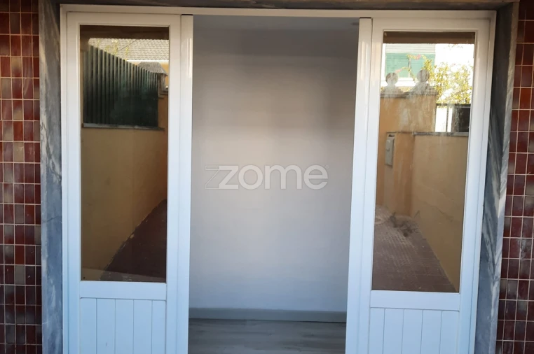 Apartamento T1 para Venda em Corroios Foto 13
