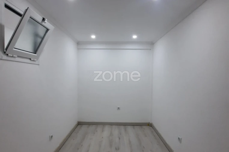 Apartamento T1 para Venda em Corroios Foto 12