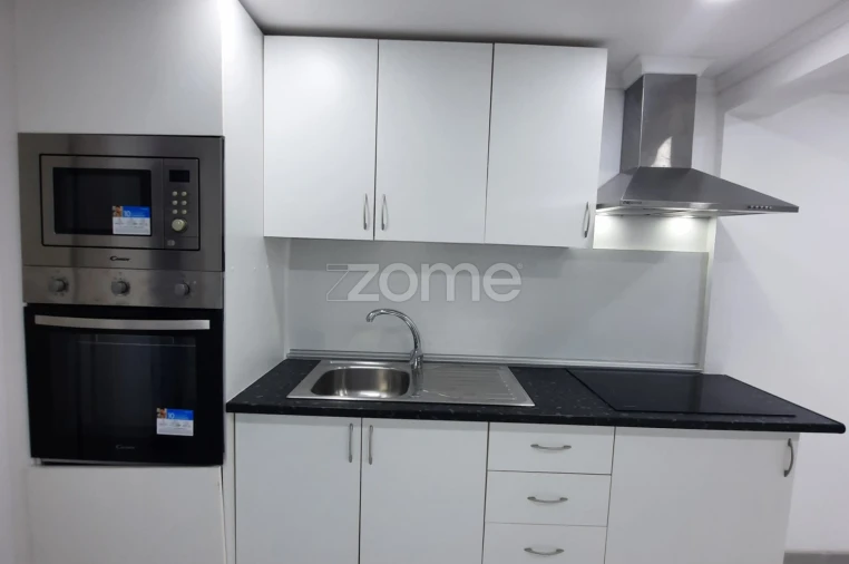 Apartamento T1 para Venda em Corroios Foto 2