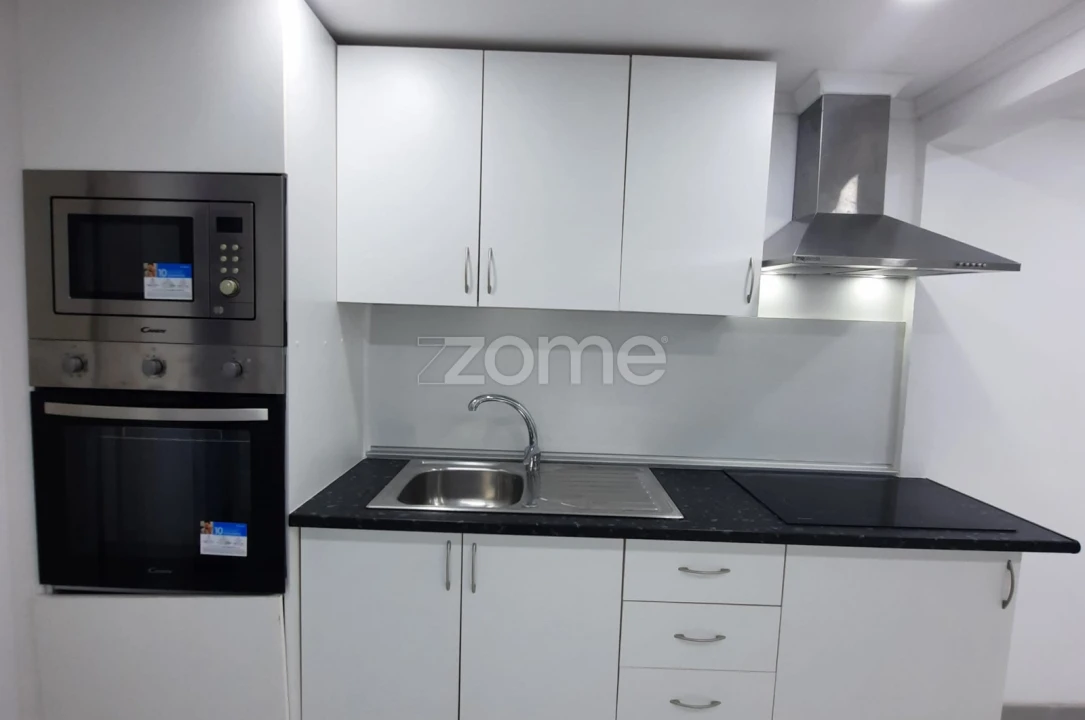 Apartamento T1 para Venda em Corroios Foto 2