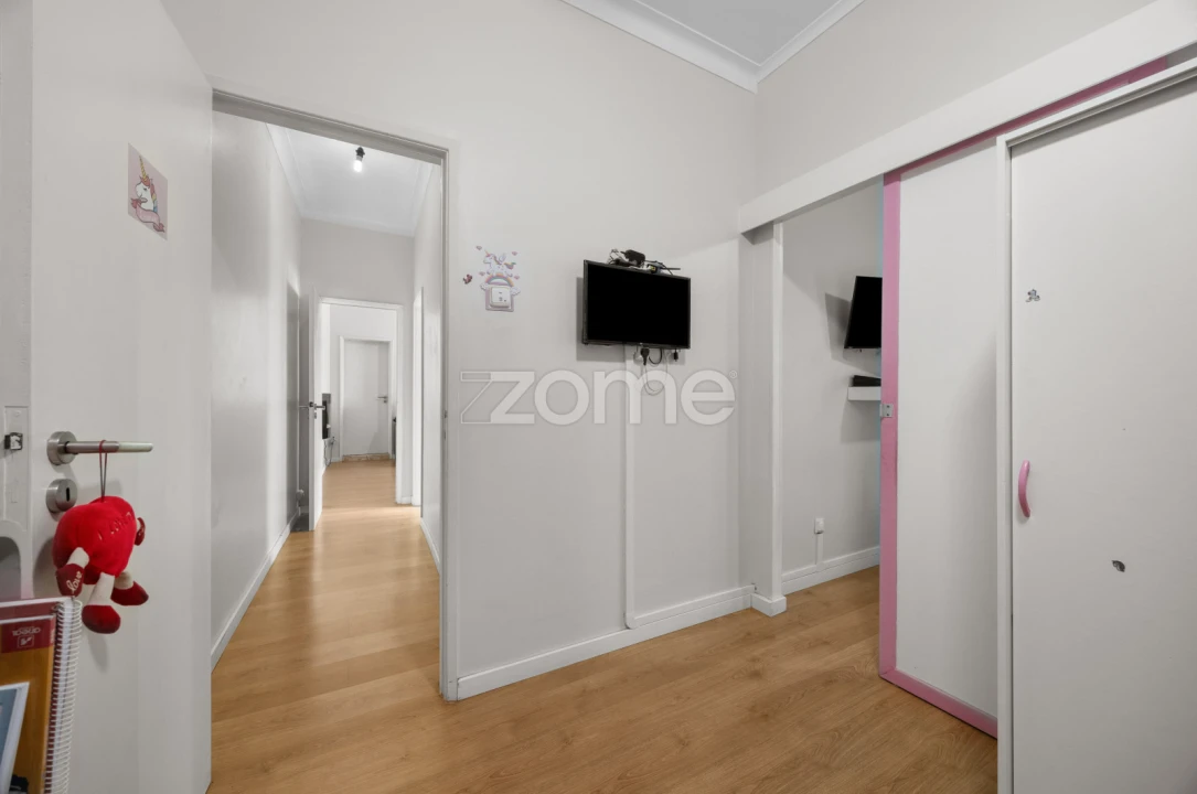 Apartamento T3 para Venda em Charneca de Caparica e Sobreda Foto 15