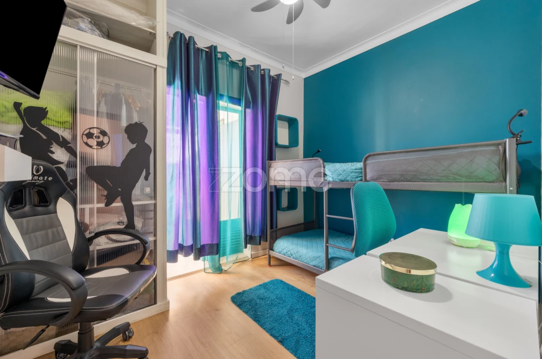 Apartamento T3 para Venda em Charneca de Caparica e Sobreda Foto 17