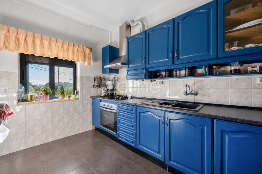 Apartamento T3 para Venda em Charneca de Caparica e Sobreda Foto 25
