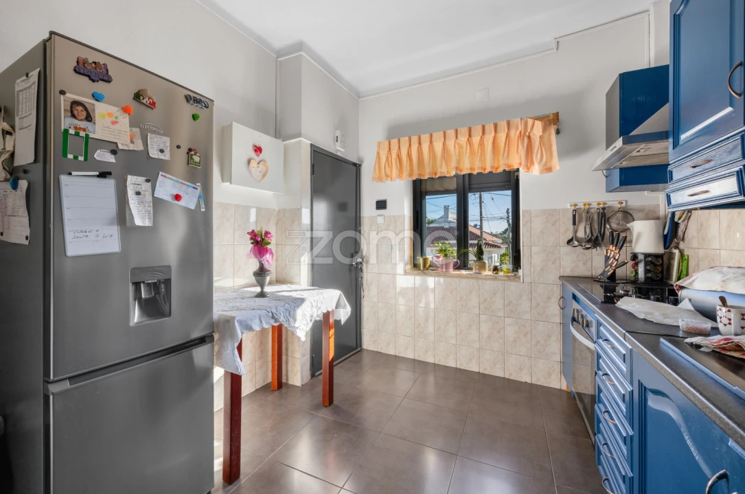 Apartamento T3 para Venda em Charneca de Caparica e Sobreda Foto 3