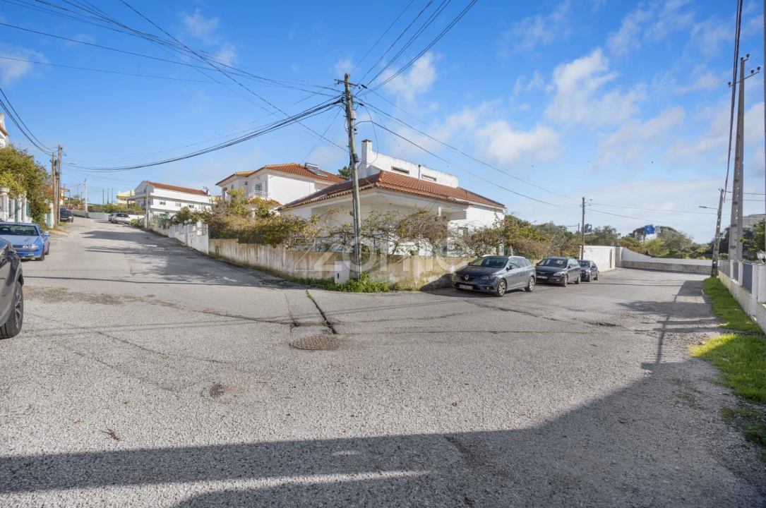 Apartamento T3 para Venda em Charneca de Caparica e Sobreda Foto 22