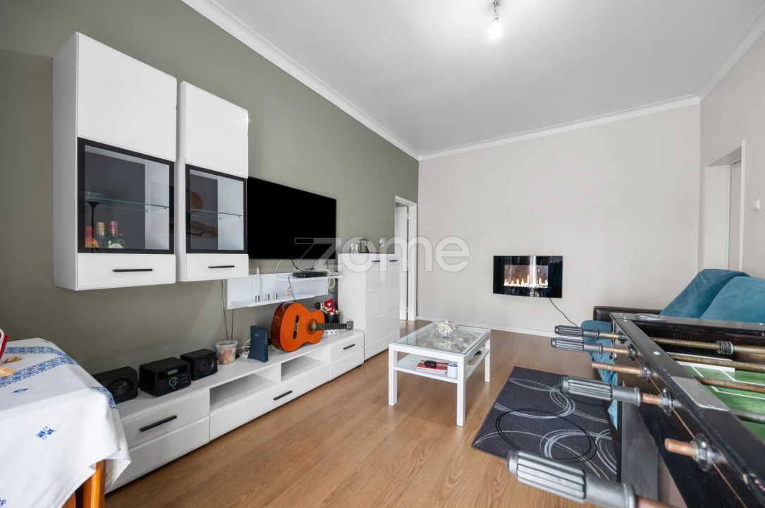 Apartamento T3 para Venda em Charneca de Caparica e Sobreda Foto 4