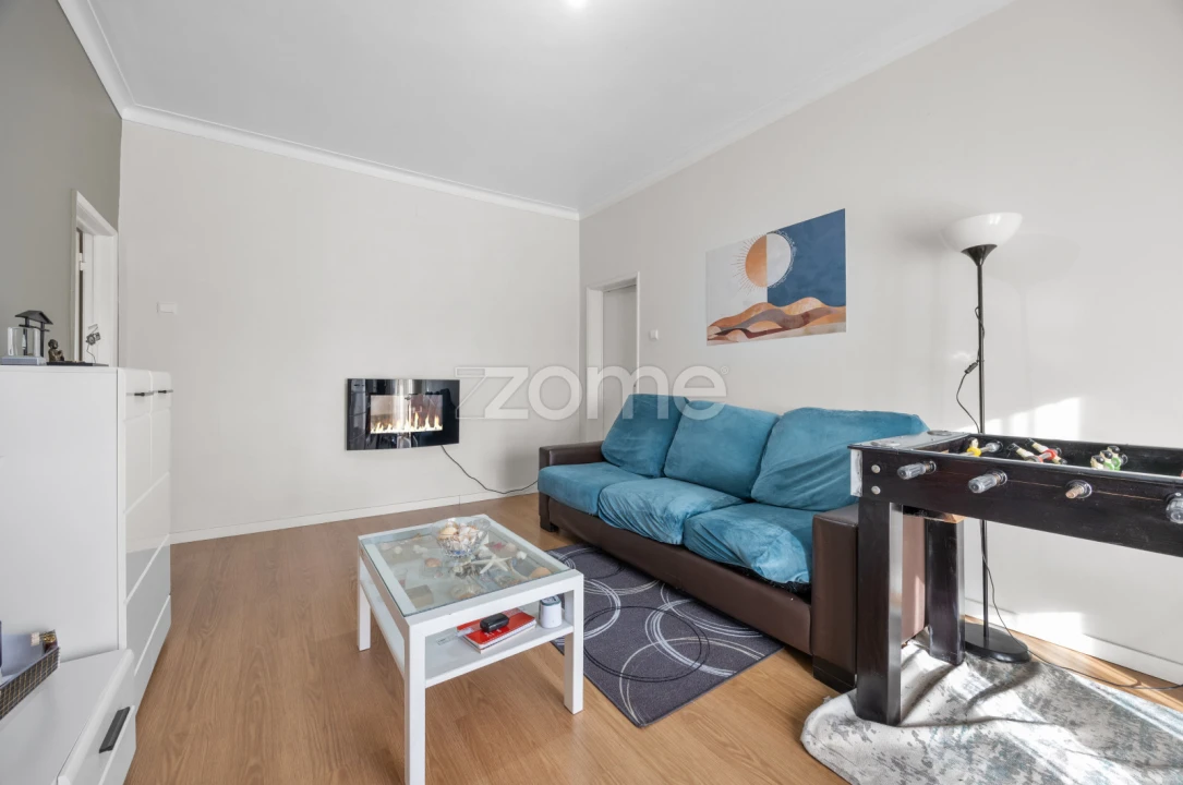 Apartamento T3 para Venda em Charneca de Caparica e Sobreda Foto 5