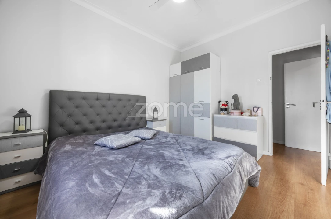 Apartamento T3 para Venda em Charneca de Caparica e Sobreda Foto 10
