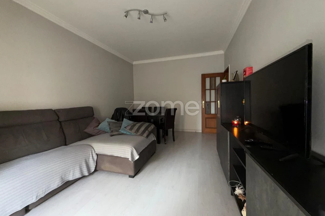 Apartamento T2 para Venda em Amora Foto 6