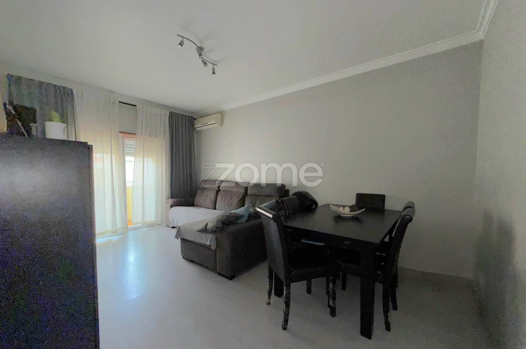 Apartamento T2 para Venda em Amora Foto 4