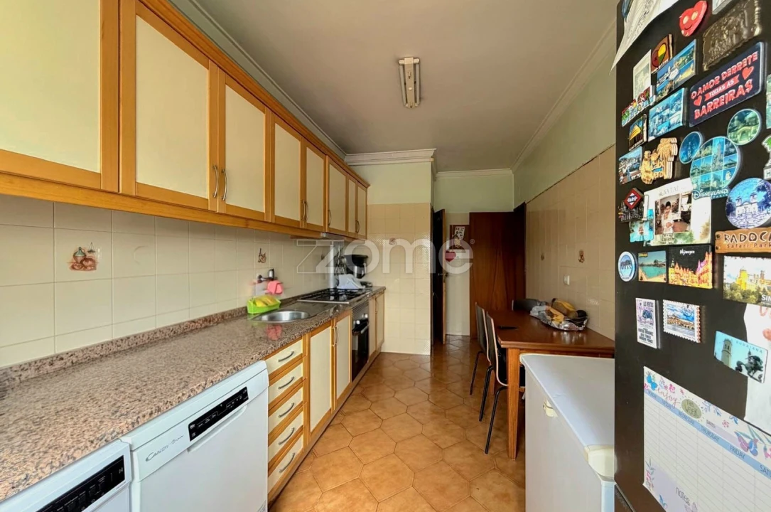 Apartamento T2 para Venda em Amora Foto 1