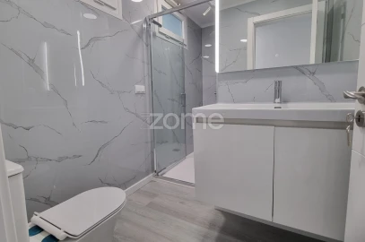Apartamento T2 para Venda em Oeiras e São Julião da Barra, Paço de Arcos e Caxias