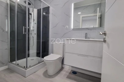 Apartamento T2 para Venda em Oeiras e São Julião da Barra, Paço de Arcos e Caxias